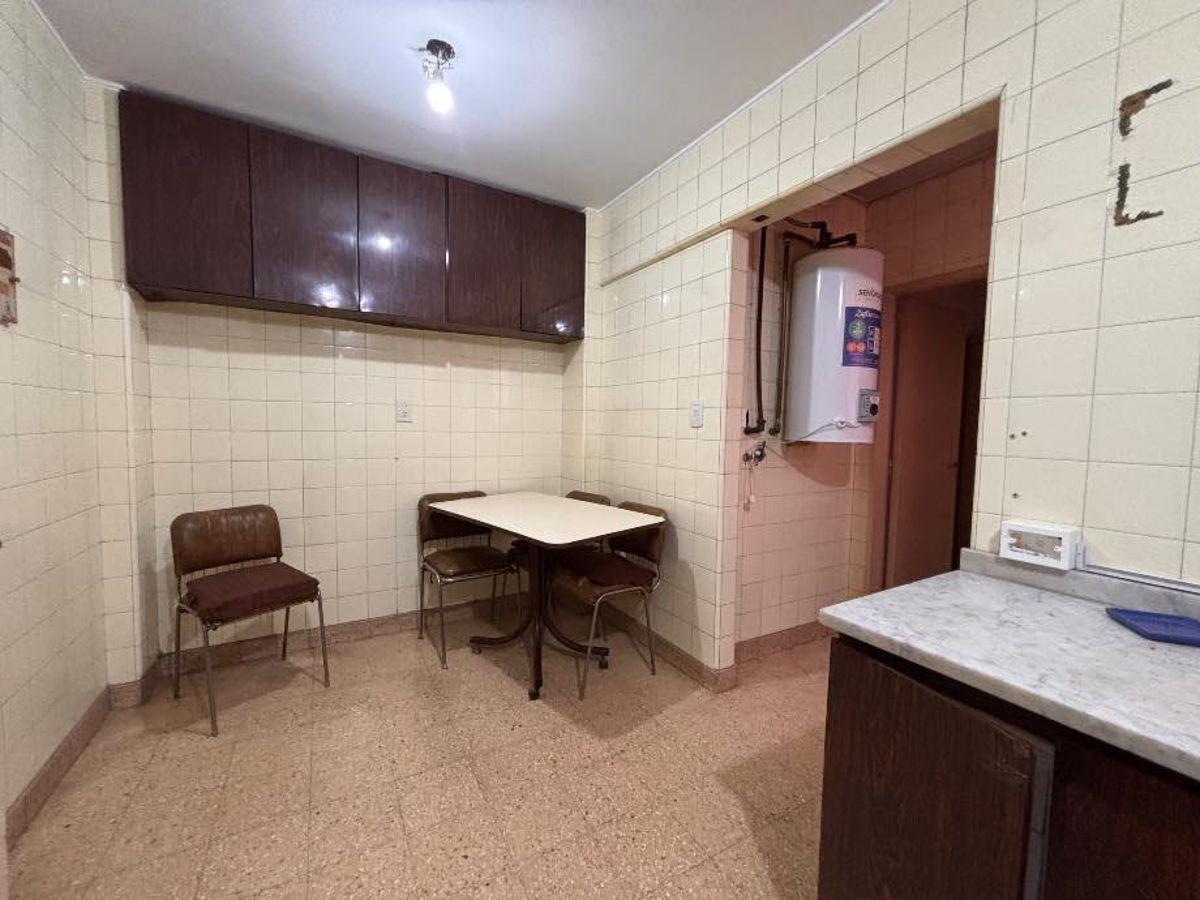 Foto de DEPARTAMENTO 3 AMBIENTES CON DEPENDENCIA DE SERVICIO, imagen 2
