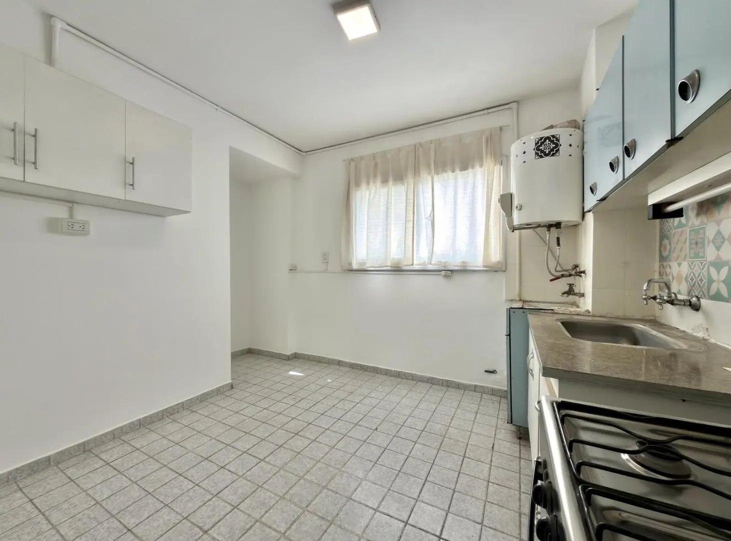 Departamento 5 ambientes sobre Calle 7 5