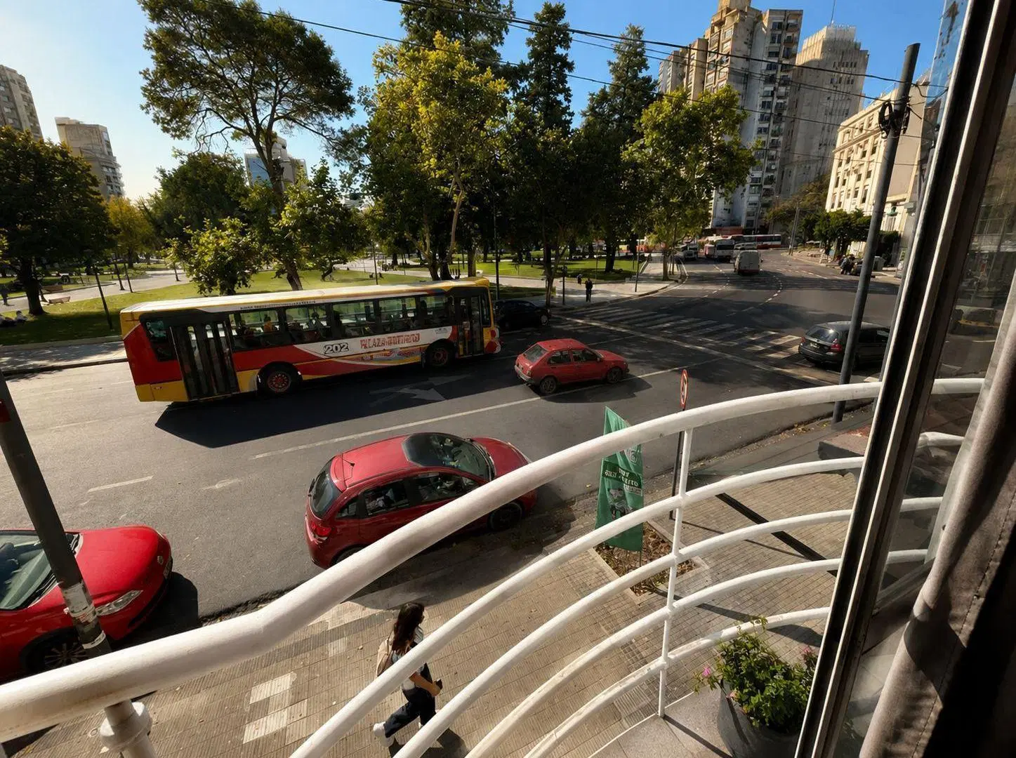 VENTA MONOAMBIENTE. VISTAS A PLAZA ITALIA. 1 PISO. ASCENSOR 2