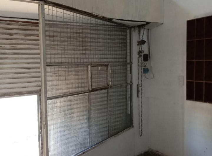 LOCAL COMERCIAL EN MORON 3