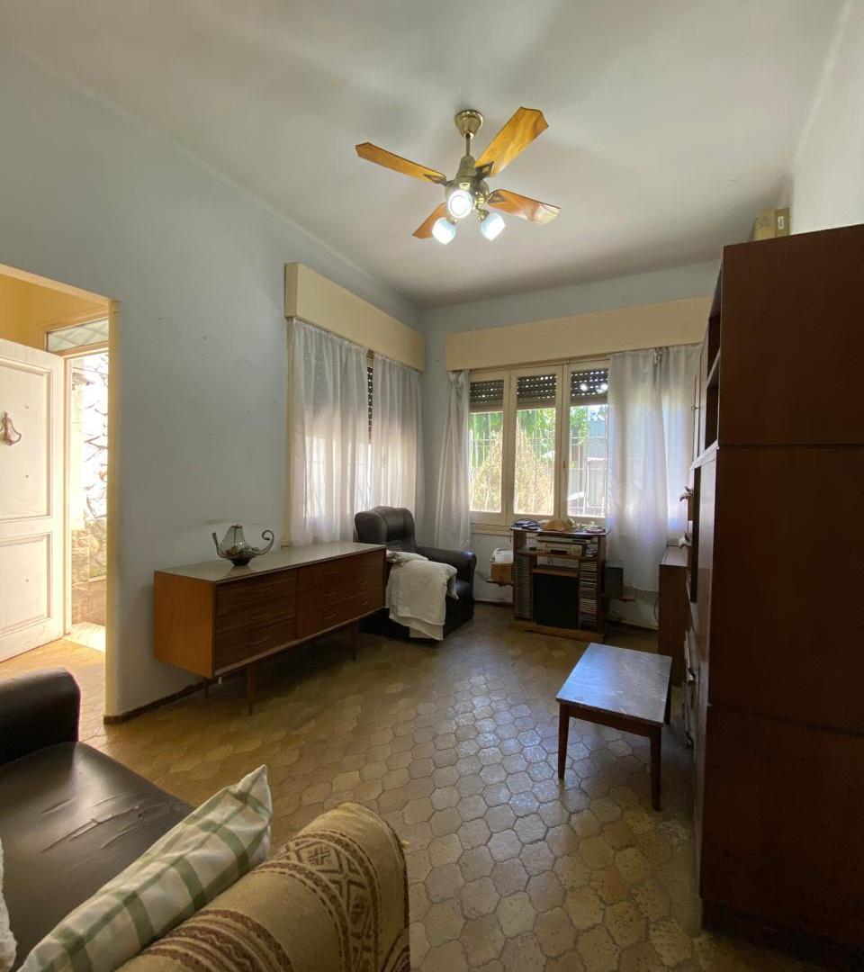 Foto de OPORTUNIDAD !! VILLA SARMIENTO-REGIA CASA AMERICANA 4 AMB. TODA EN P.B, imagen 4