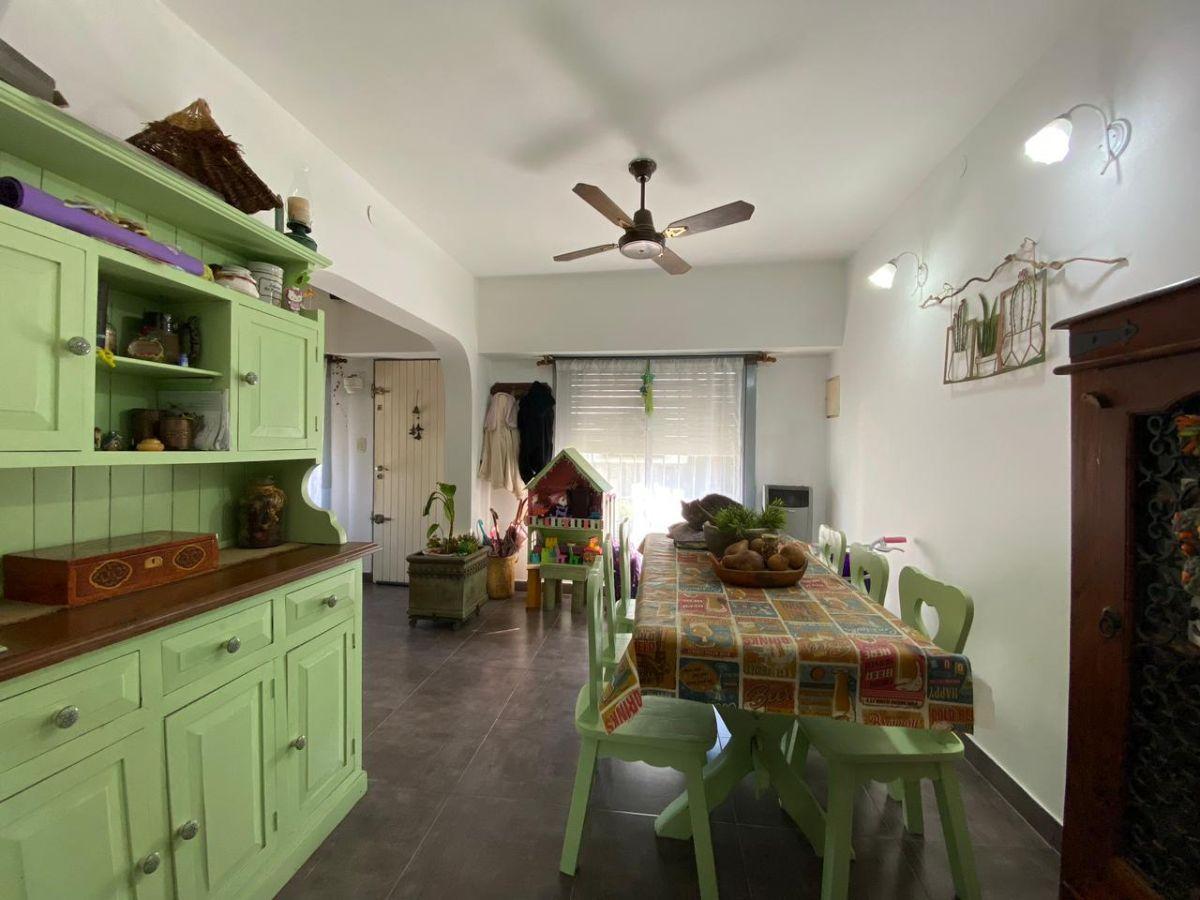 DUPLEX 4 AMPLIOS AMBIENTES. "APTO CREDITO Y VENTA FIRME" - SUPERF. de 88 m² EN VENTA EN V. SARMIENTO