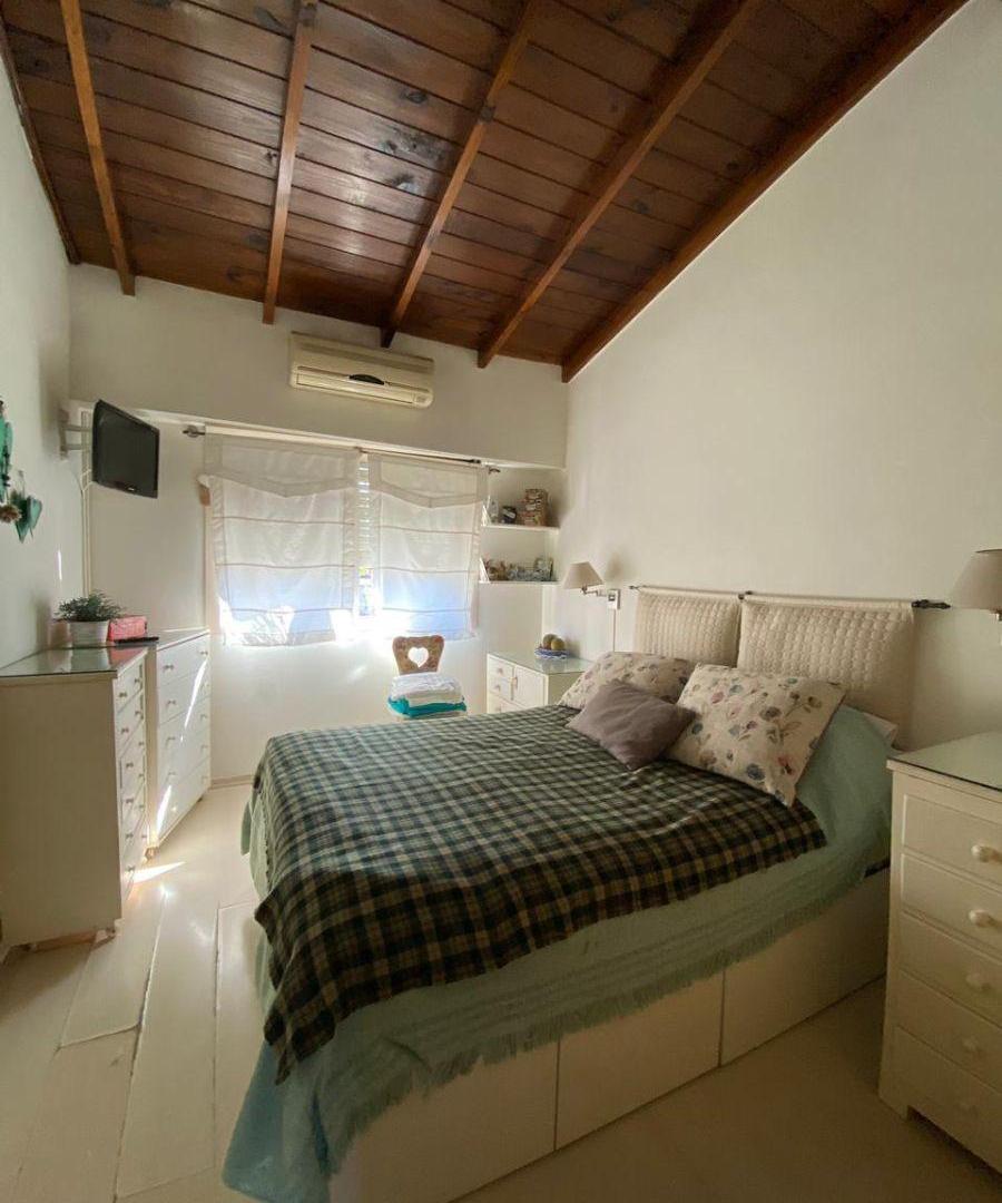 DUPLEX 4 AMPLIOS AMBIENTES. "APTO CREDITO Y VENTA FIRME" - SUPERF. de 88 m² EN VENTA EN V. SARMIENTO