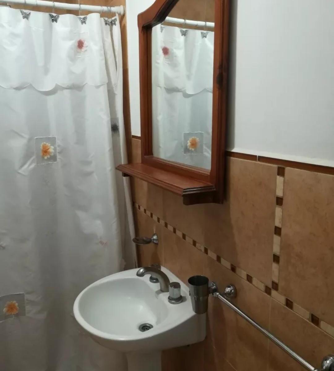 Complejo Casa 4 Amb + 2 Deptos 3 Amb Dueño Vende en Santa Clara del Mar 1