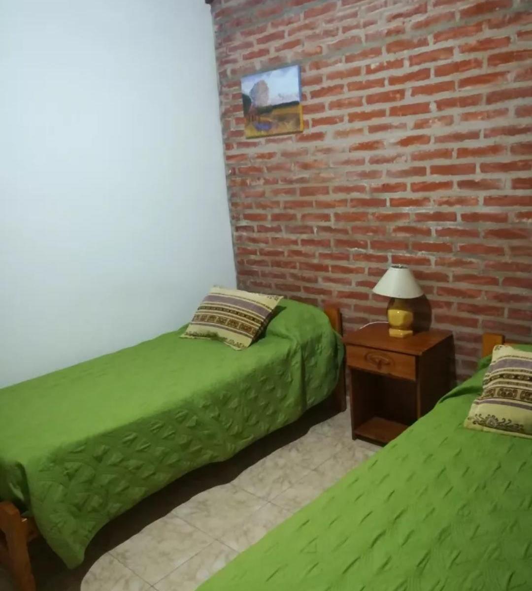 Complejo Casa 4 Amb + 2 Deptos 3 Amb Dueño Vende en Santa Clara del Mar 2