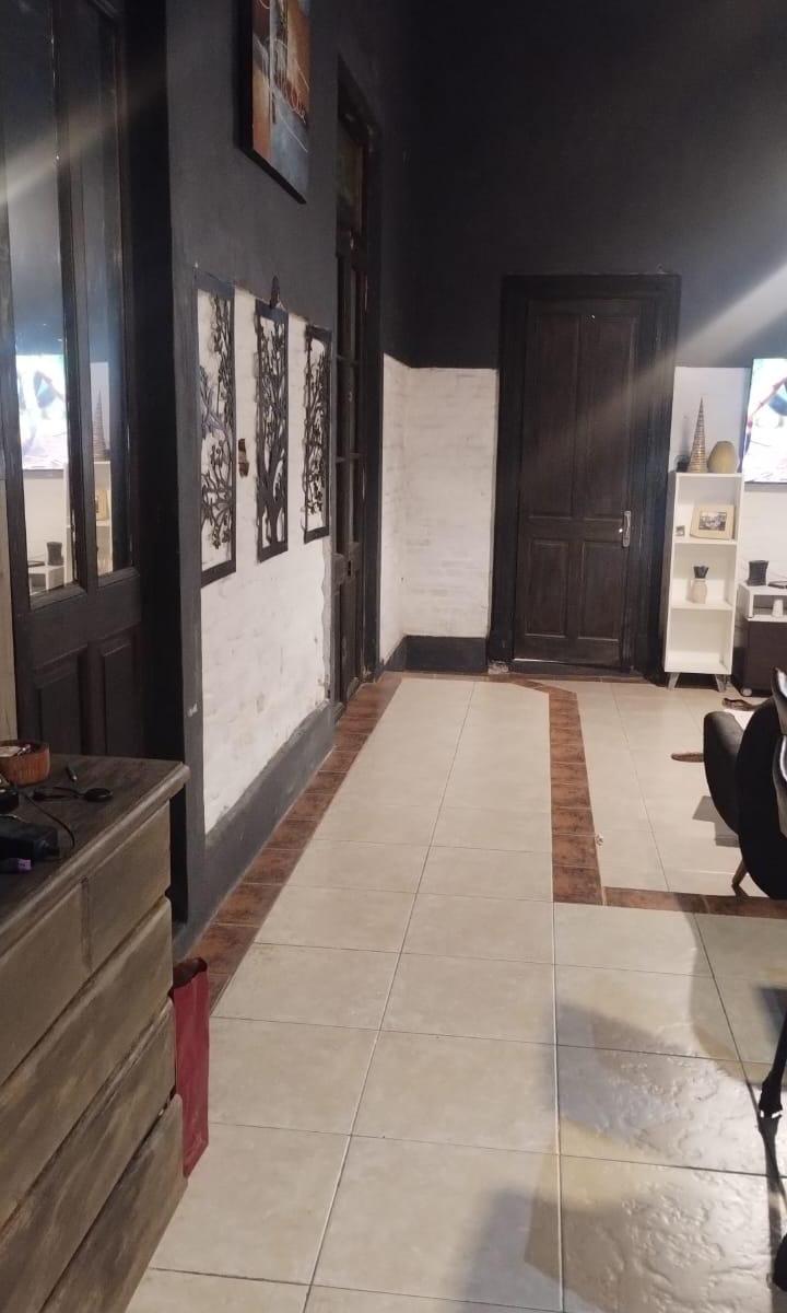 "Excelente Casa con 2 Locales Comerciales" 5