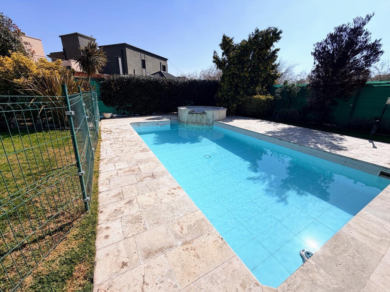 Foto de Venta Casa 4 dormitorios Guaymallén La Barraca con Amenities, imagen 3