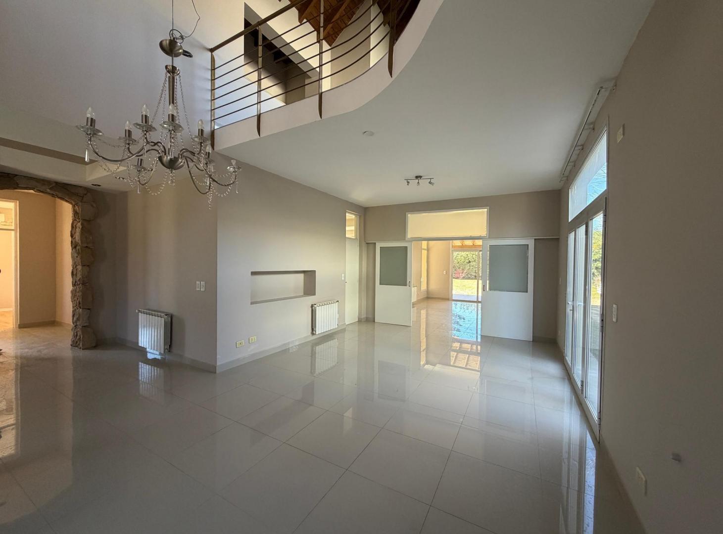 Foto de Alquiler Casa 4 dormitorios Lujan de Cuyo con Amenities, imagen 5