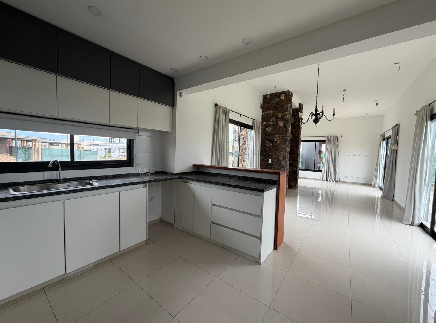 Foto de Venta casa 4 dormitorios en Maipú, imagen 1