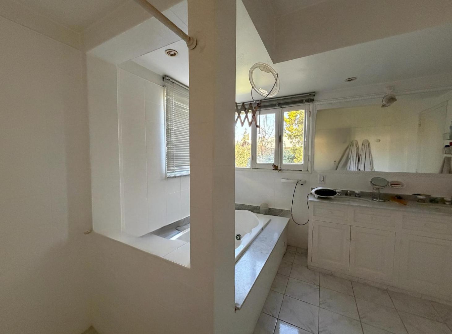 Foto de Venta casa con Amenities en barrio privado Guaymallén, imagen 3