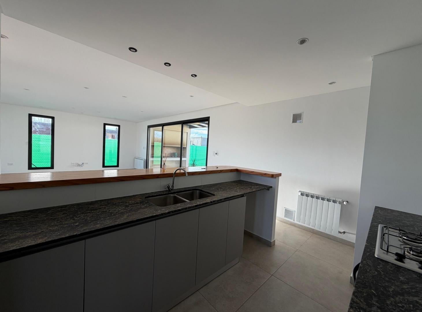 Foto de Venta Casa 4 ambientes en Lujan de Cuyo, imagen 2