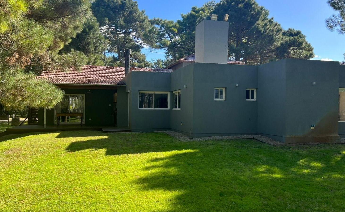Alquiler Exclusiva Casa de 4 Dorm.  - Barrio La Herradura Pinamar
