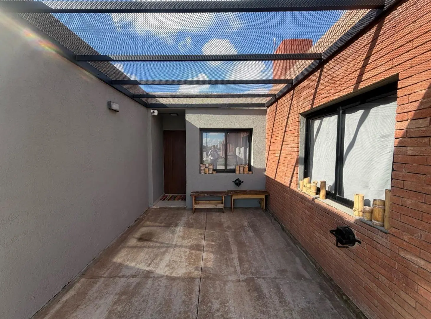Casa de 2 dormitorios en Docta – Amoblada, con pileta y amplio patio 3