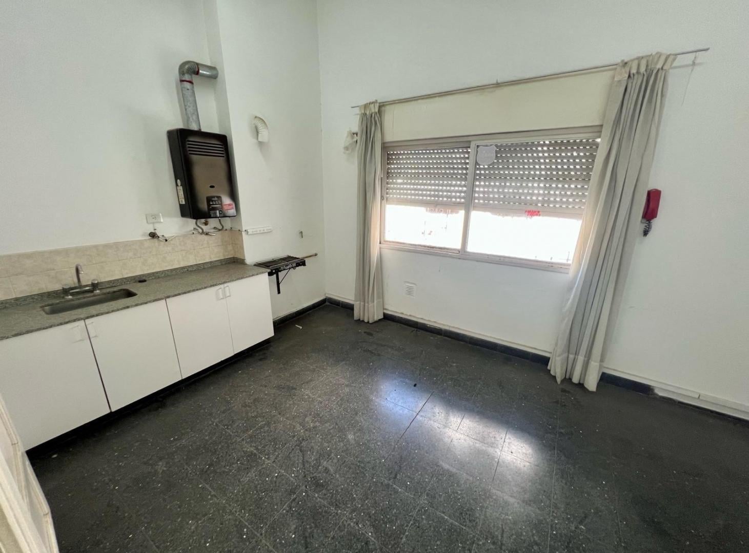 Foto de Departamento en alquiler Centro Córdoba | Amplio, estilo clásico, 8 ambientes peatonal, imagen 2