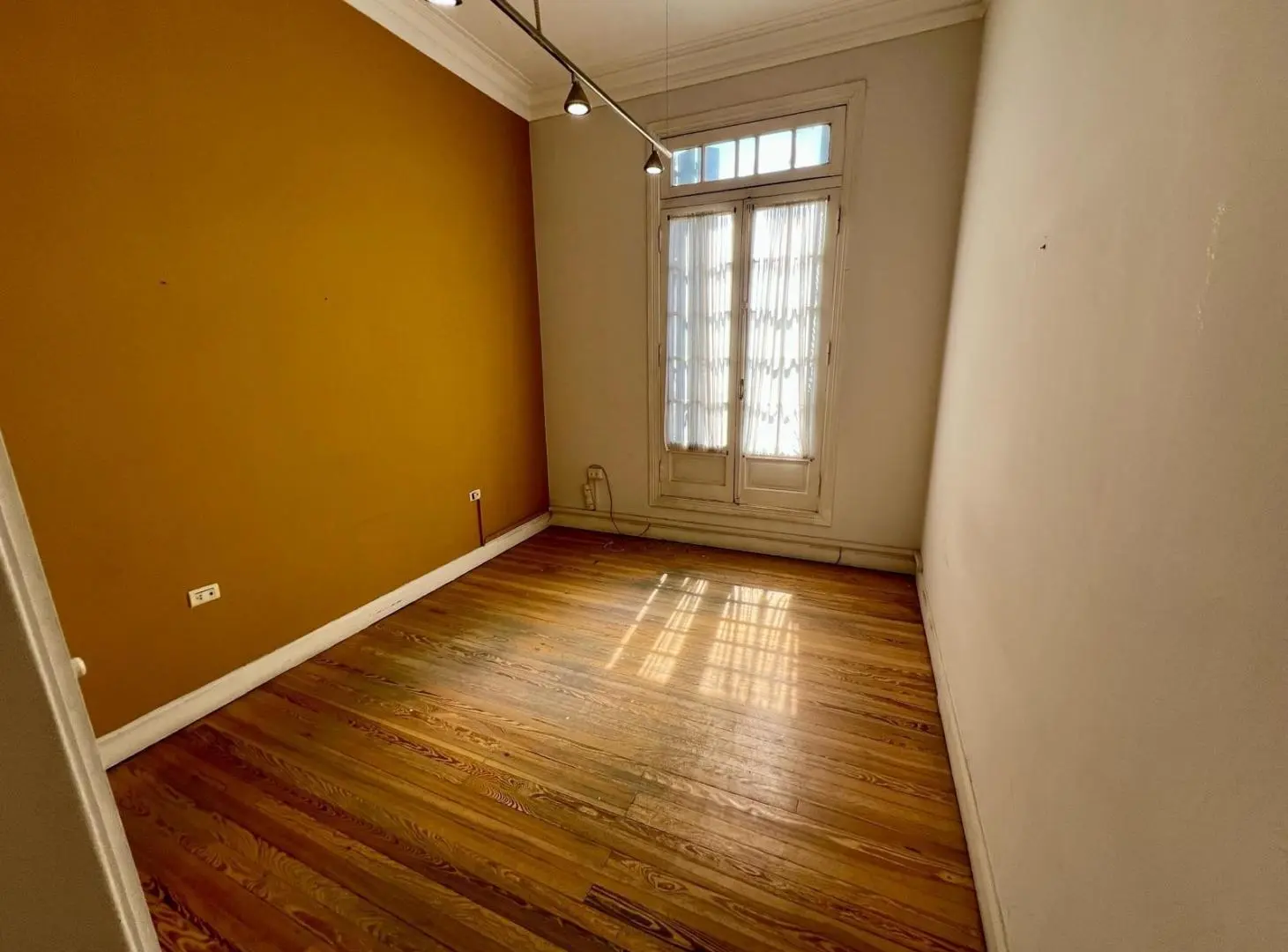Departamento en alquiler Centro Córdoba | Amplio, estilo clásico, 8 ambientes peatonal 5