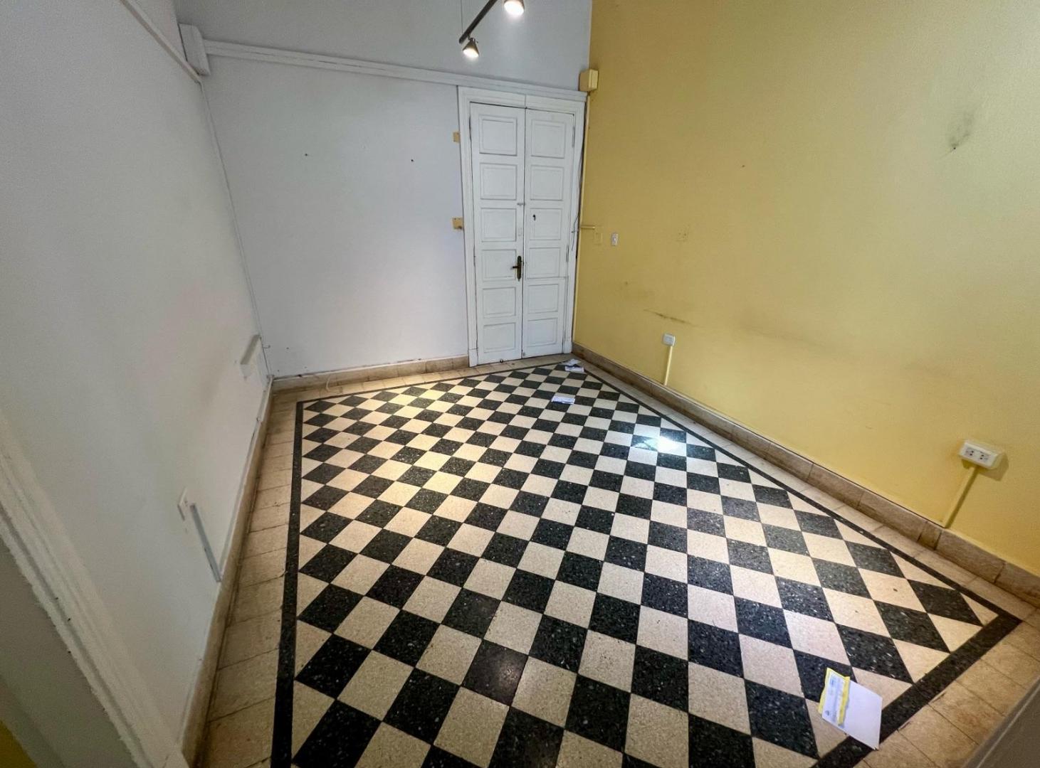 Foto de Departamento en alquiler Centro Córdoba | Amplio, estilo clásico, 8 ambientes peatonal, imagen 3