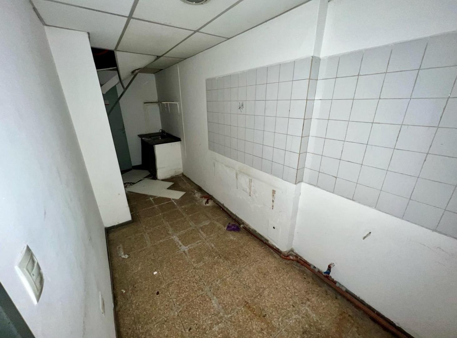 Foto de Amplio Local Comercial en Pleno Centro – 200 m², 7 Salas, Ideal Rubros Varios – Colón 484, imagen 4