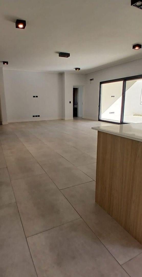 Foto de VENTA CASA EN UNA PLANTA - VISTA AL GOLF, imagen 3