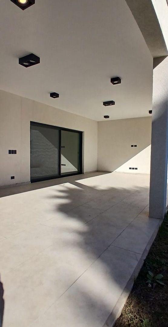 Foto de VENTA CASA EN UNA PLANTA - VISTA AL GOLF, imagen 2