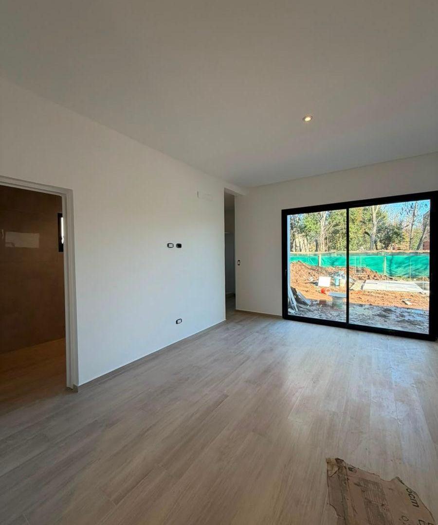 Foto de CASA EN UNA PLANTA- 4 DORMITORIOS- PILETA, imagen 3