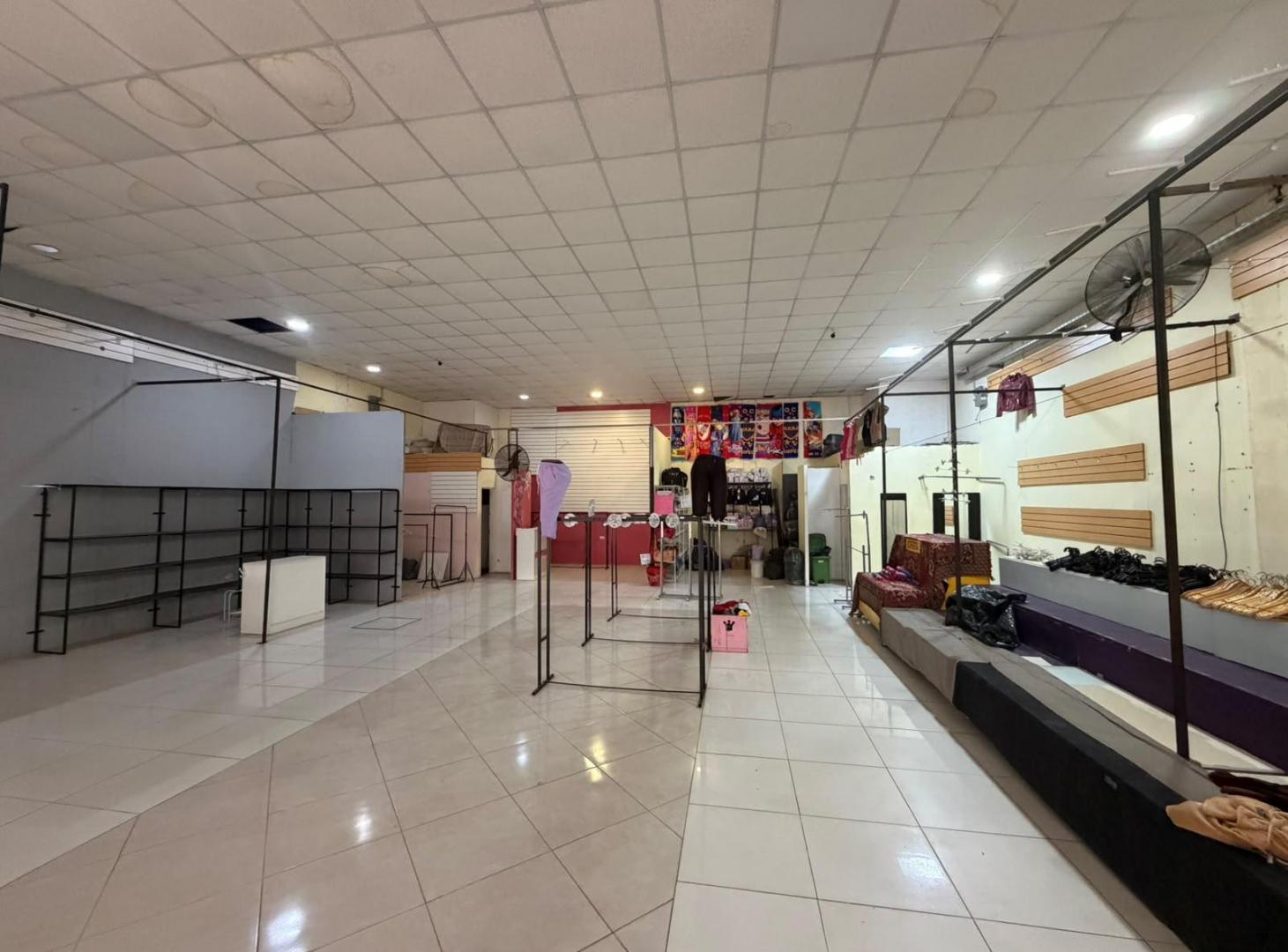 Foto de Venta Local Comercial en Nqn Capital, imagen 2