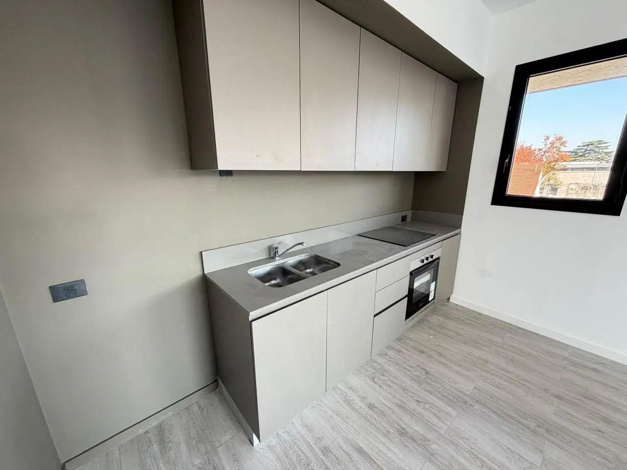 Departamento de 4 Amb a estrenar con Patio y Cochera 3