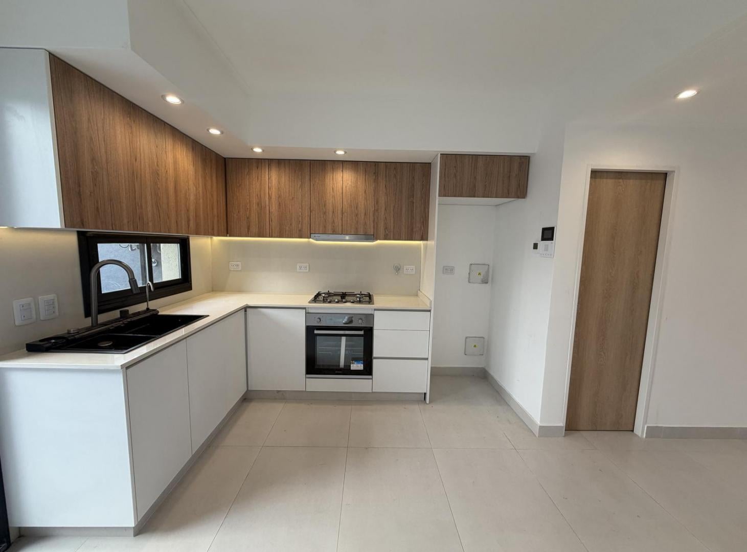 Foto de Triplex 5 Amb A Estrenar con Jardin Excelente Categoria, imagen 1