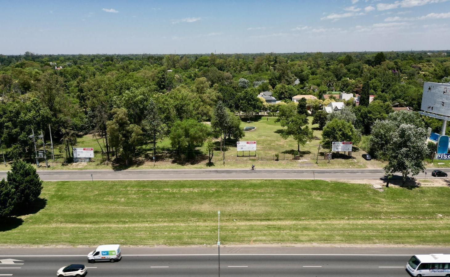 Foto de Excelente Terreno en Venta frente a Concesionario Porsche, imagen 2