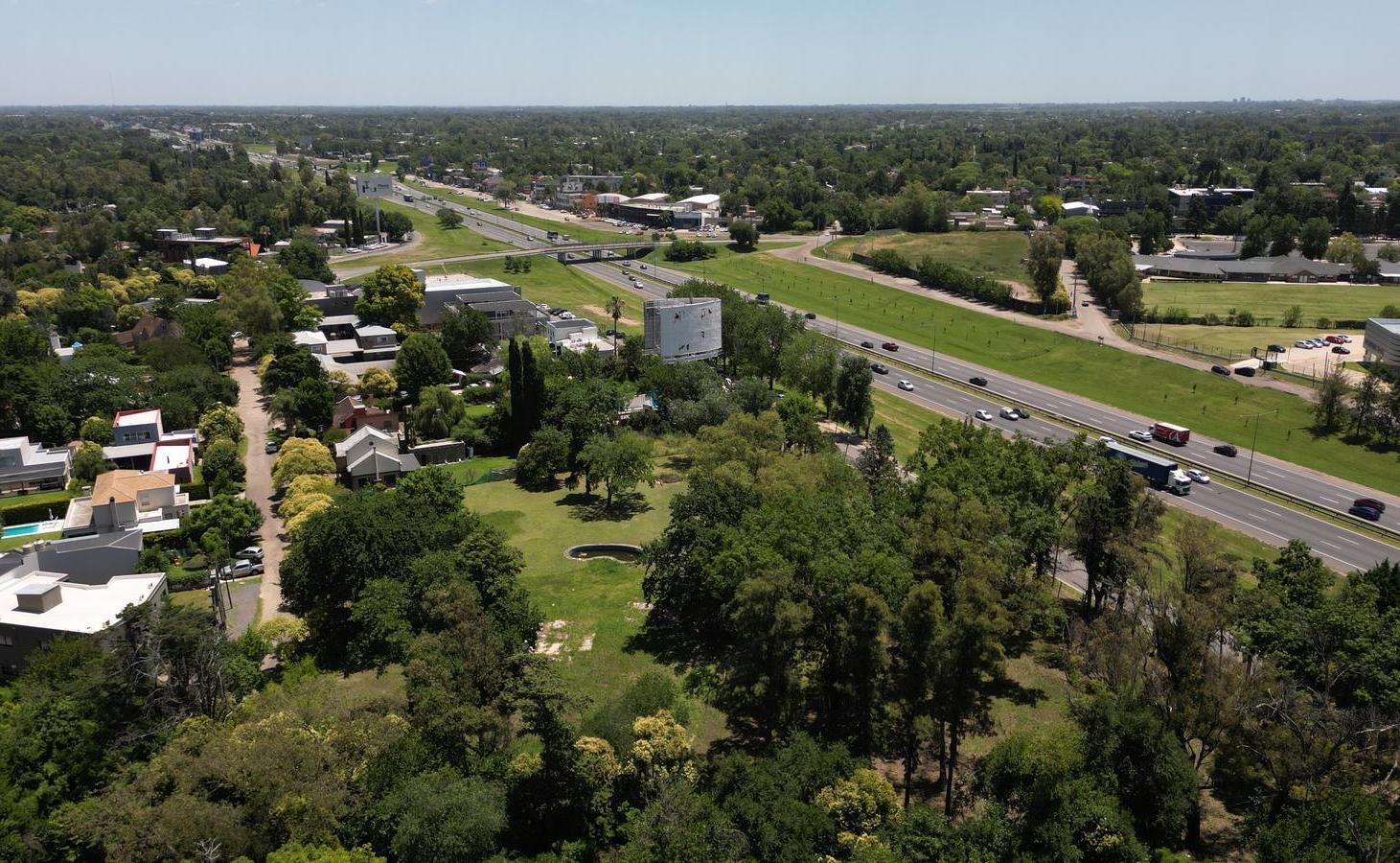 Foto de Excelente Terreno en Venta frente a Concesionario Porsche, imagen 5