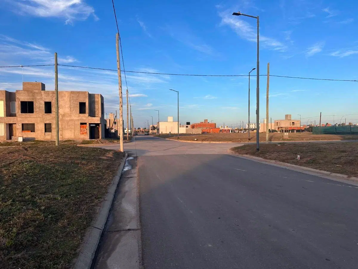 CUESTAS DE MANANTIALES - LOTE 250M2 - U$S 42.000 - POSESIÓN INMEDIATA 4