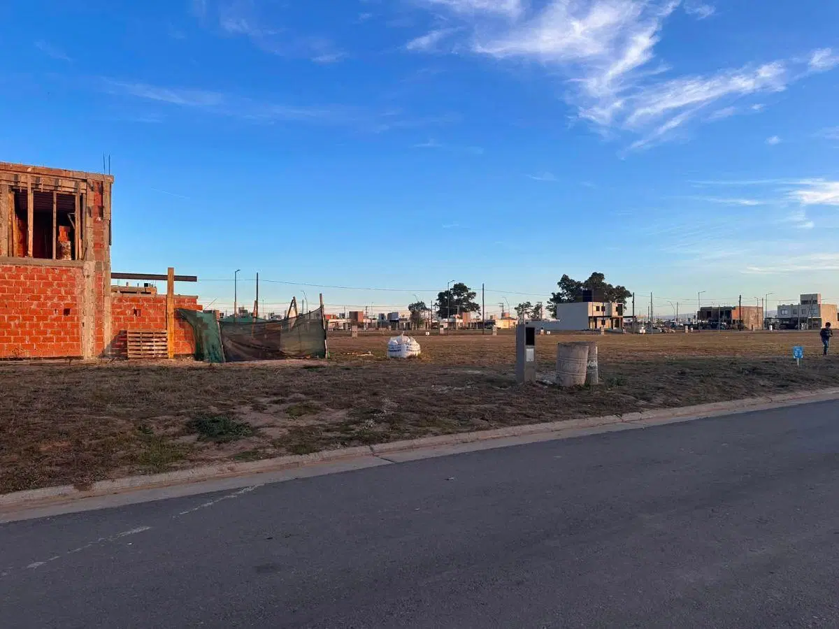 CUESTAS DE MANANTIALES - LOTE 250M2 - U$S 42.000 - POSESIÓN INMEDIATA 2