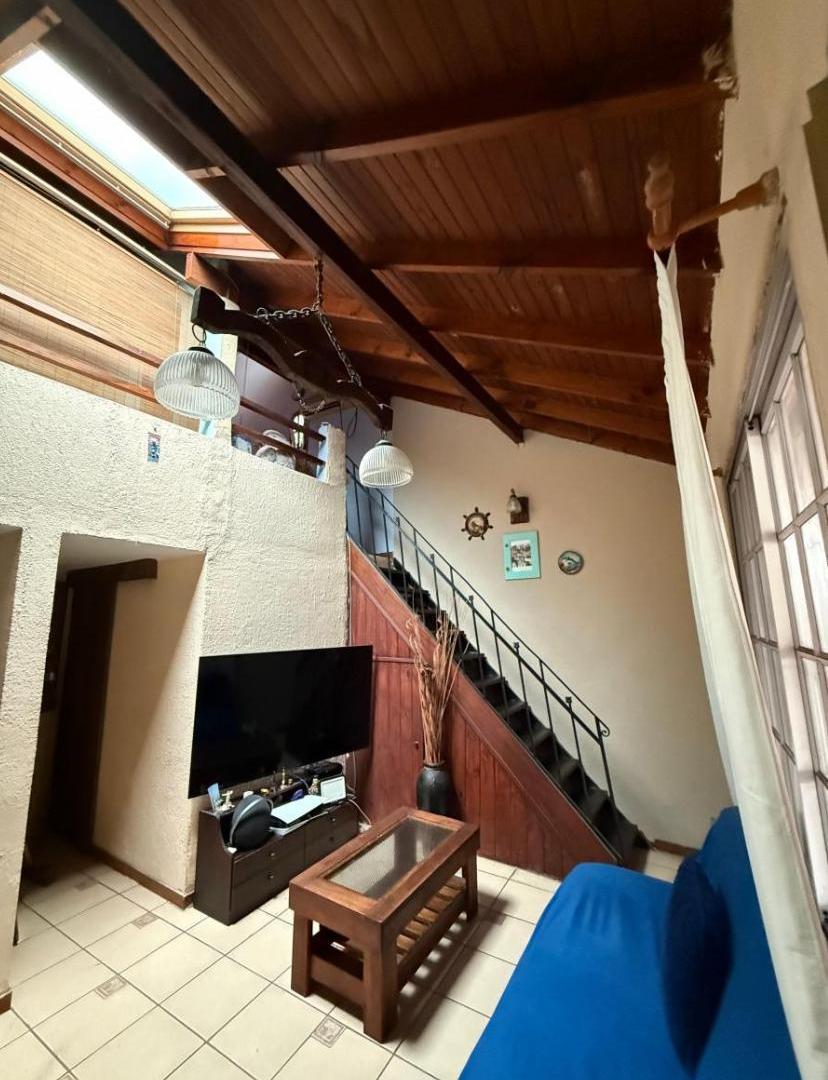 PH 4 ambientes con cochera en venta en castelar