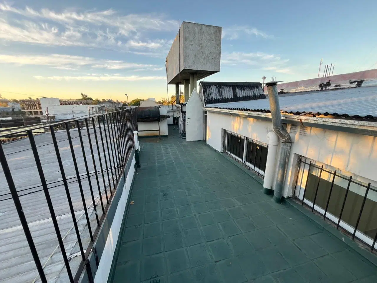 Departamento dos ambientes en alquiler en Moreno centro 3