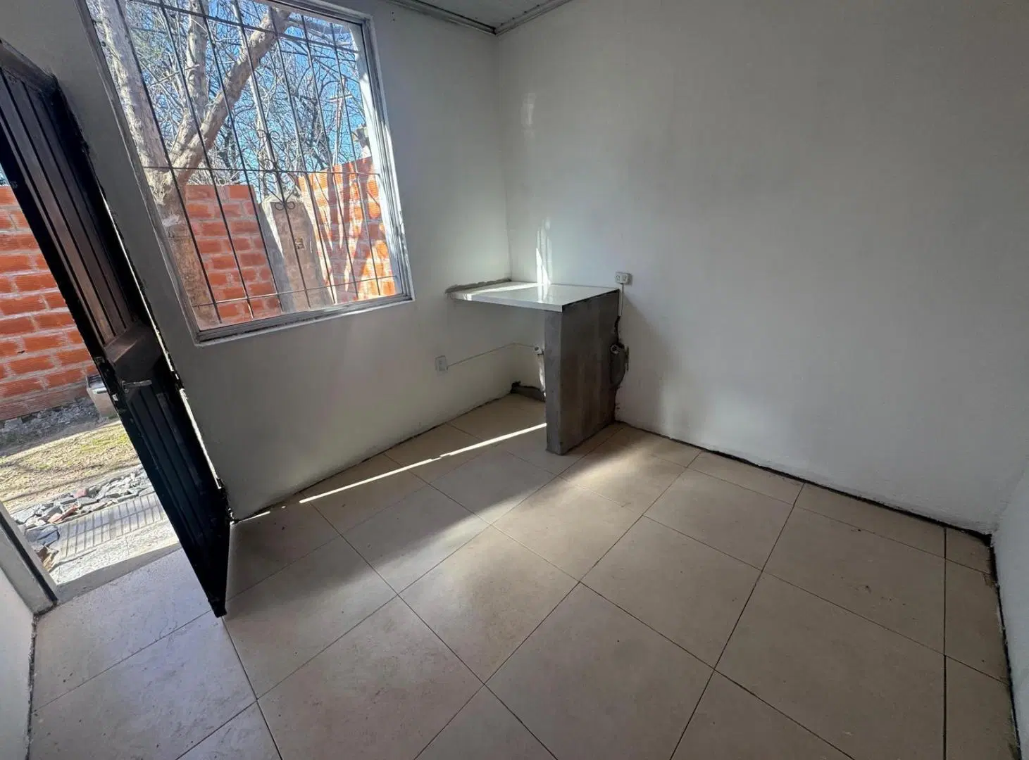 PH 2 ambientes con parque en planta baja en alquiler en Paso Del Rey 1