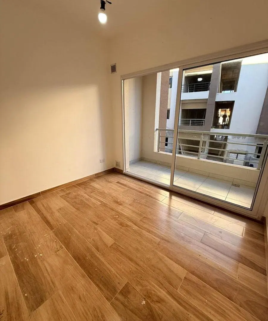 Departamento 3 ambientes a estrenar, con cochera y balcón, en venta en Paso del Rey 5