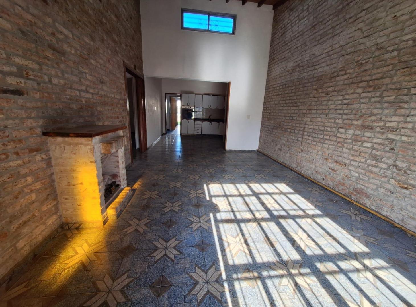 OPORTUNIDAD - CASA 4 AMBIENTES y DEPARTAMENTO 2 AMBIENTES EN S. A. PADUA - MERLO