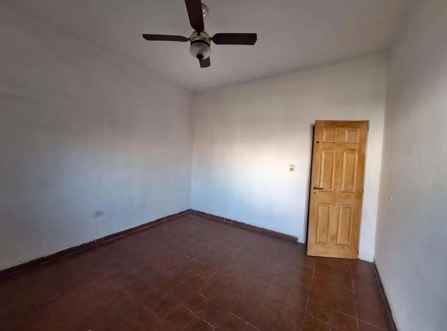 OPORTUNIDAD - CASA 4 AMBIENTES y DEPARTAMENTO 2 AMBIENTES EN S. A. PADUA - MERLO 4
