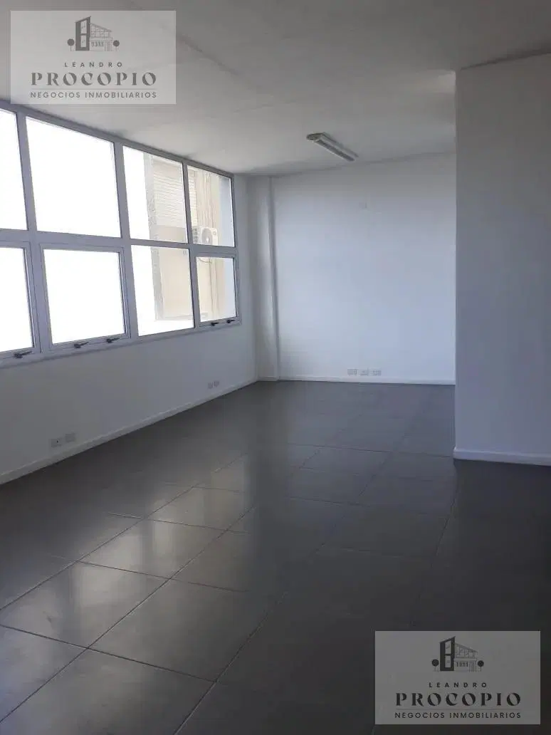 Oficina en Ramos Mejía 5