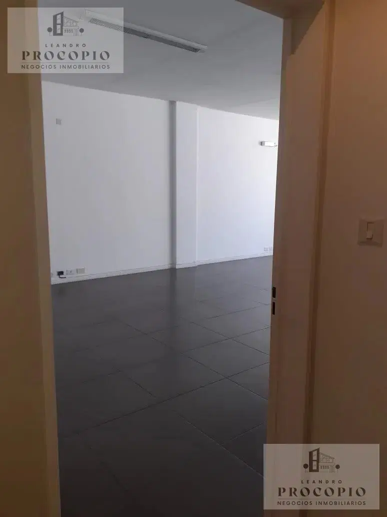 Oficina en Ramos Mejía 8