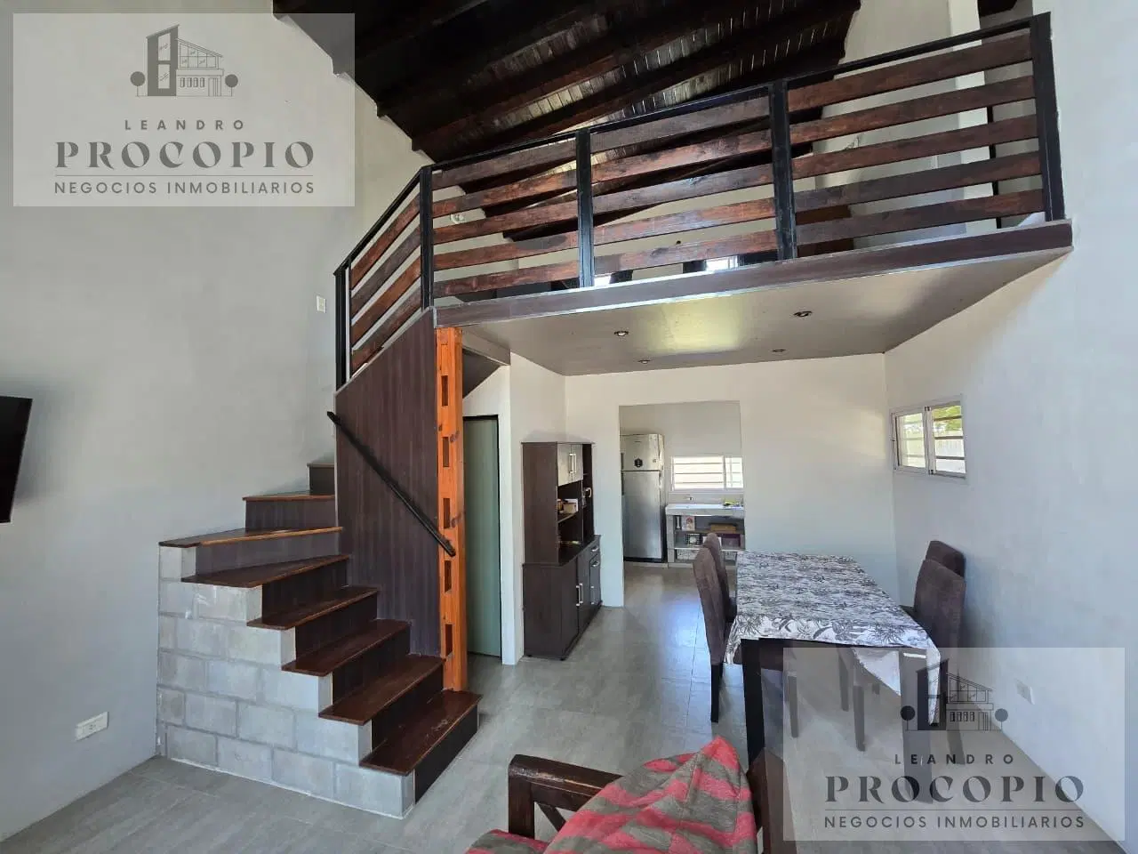 Casa en venta en La Reja 5