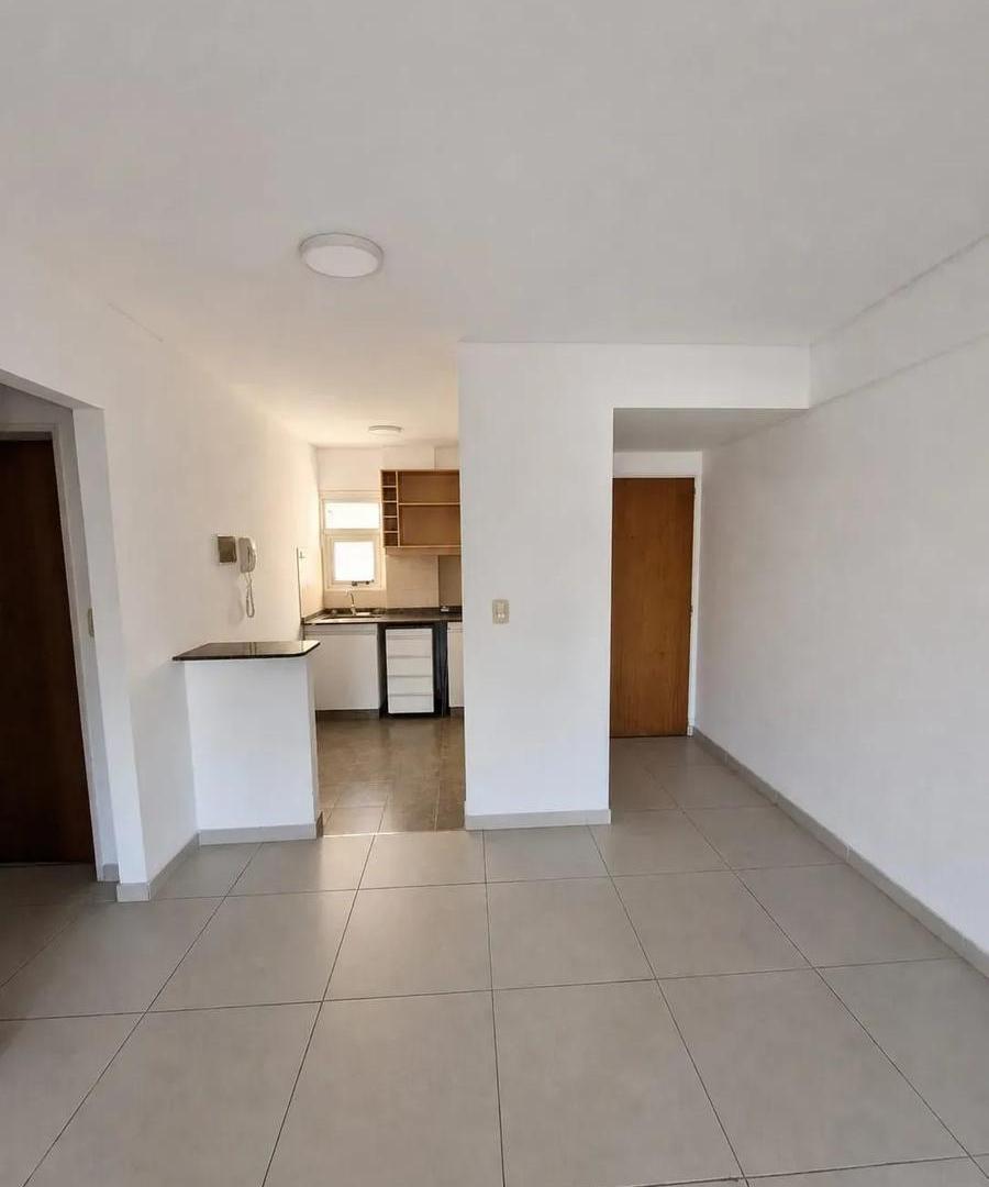 Foto de Departamento 3 ambientes en alquiler en Morón, imagen 2