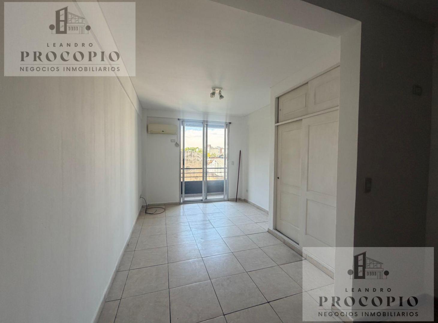 Foto de Departamento monoambiente en alquiler en Moreno centro, imagen 2