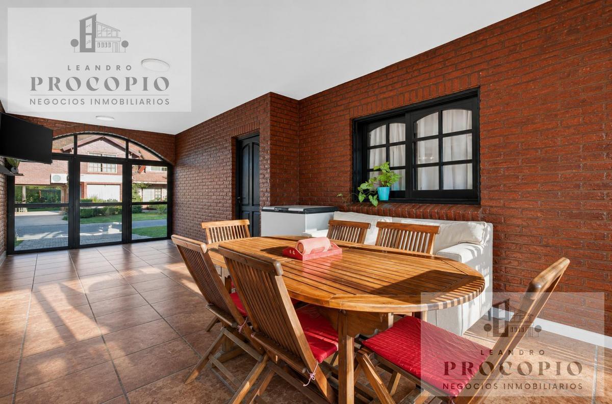 Foto de Casa 5 ambientes en venta en Banco Provincia Country Club, imagen 1