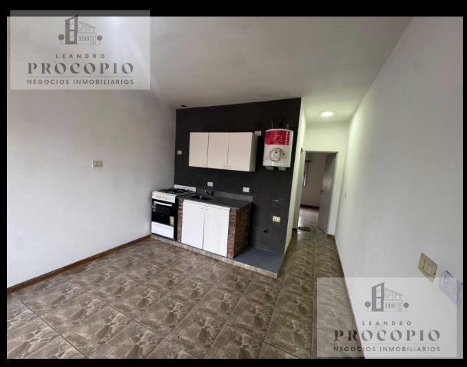 Foto de Departamento dos ambientes con cochera en alquiler en Moreno, imagen 1