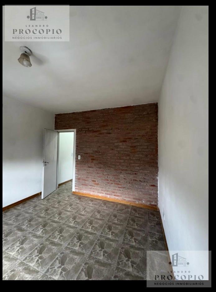 Foto de Departamento dos ambientes con cochera en alquiler en Moreno, imagen 4