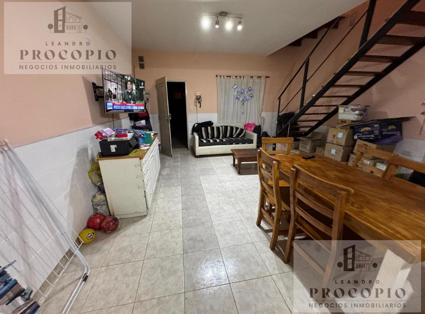 Foto de Duplex 3 ambientes con patio y cochera en alquiler en Moreno, imagen 4