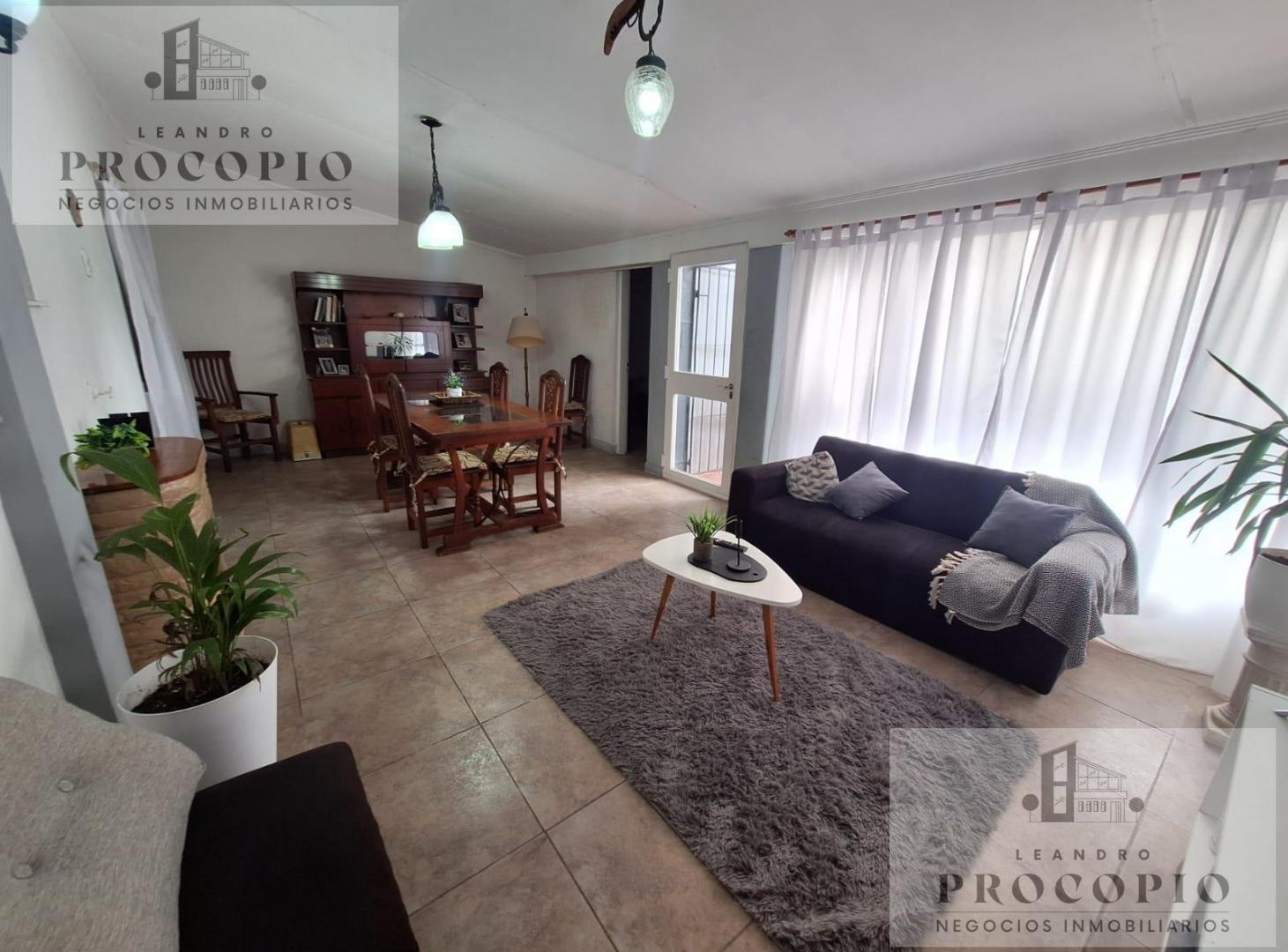 Foto de Casa en Padua - 3 dormitorios y pileta, imagen 2