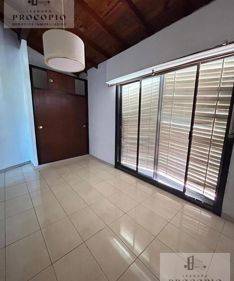 Foto de Casa 4 ambientes en venta en Paso Del Rey centro, imagen 4