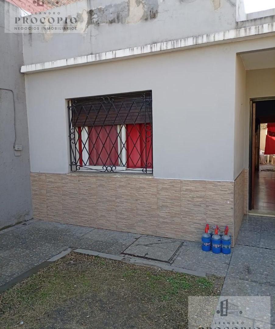 Foto de Casa 3 ambientes con amplio parque en venta en Castelar, imagen 4