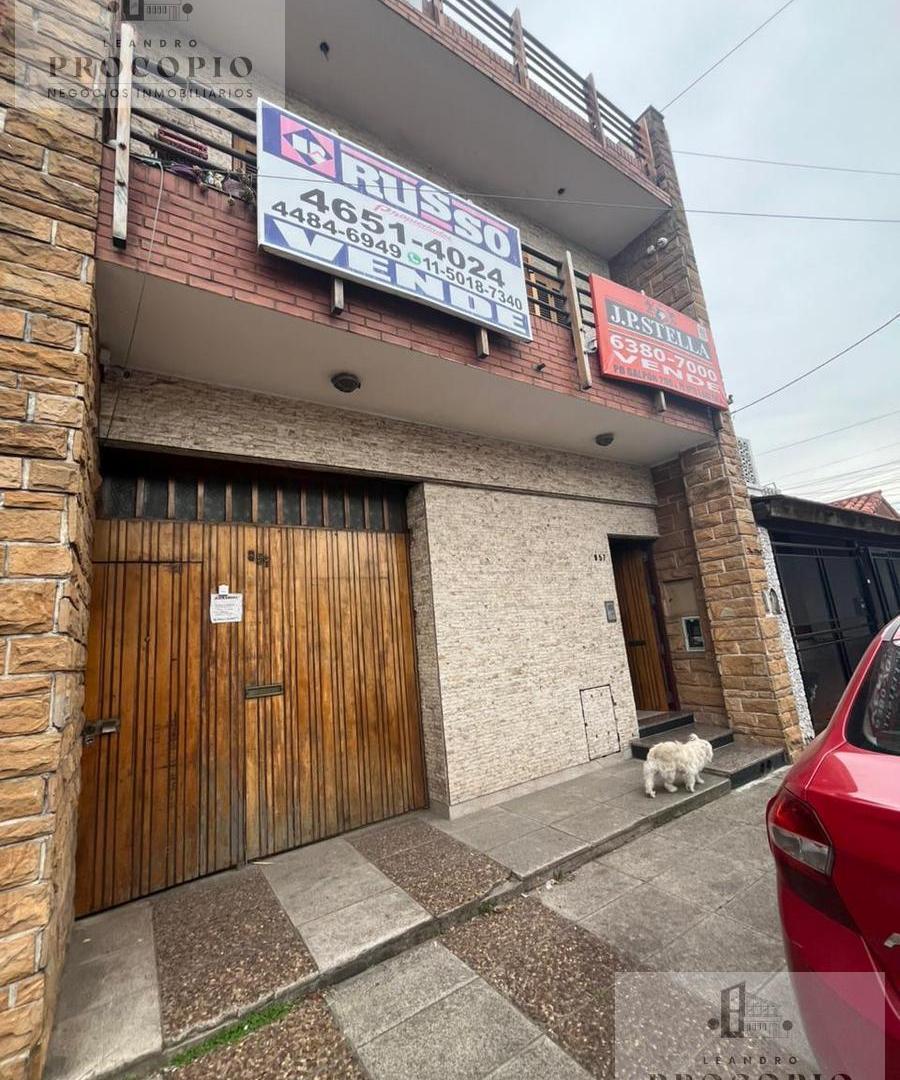 Foto de Galpón con departamento 4 ambientes, quincho y terraza en venta en, imagen 1